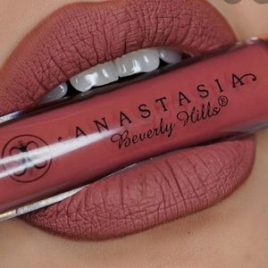 ❌❌SOLD❌❌ANASTASIA BEVERLY HILLS 
BRAND NEW